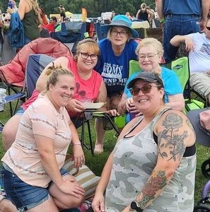 Meet your Posher, Joyce